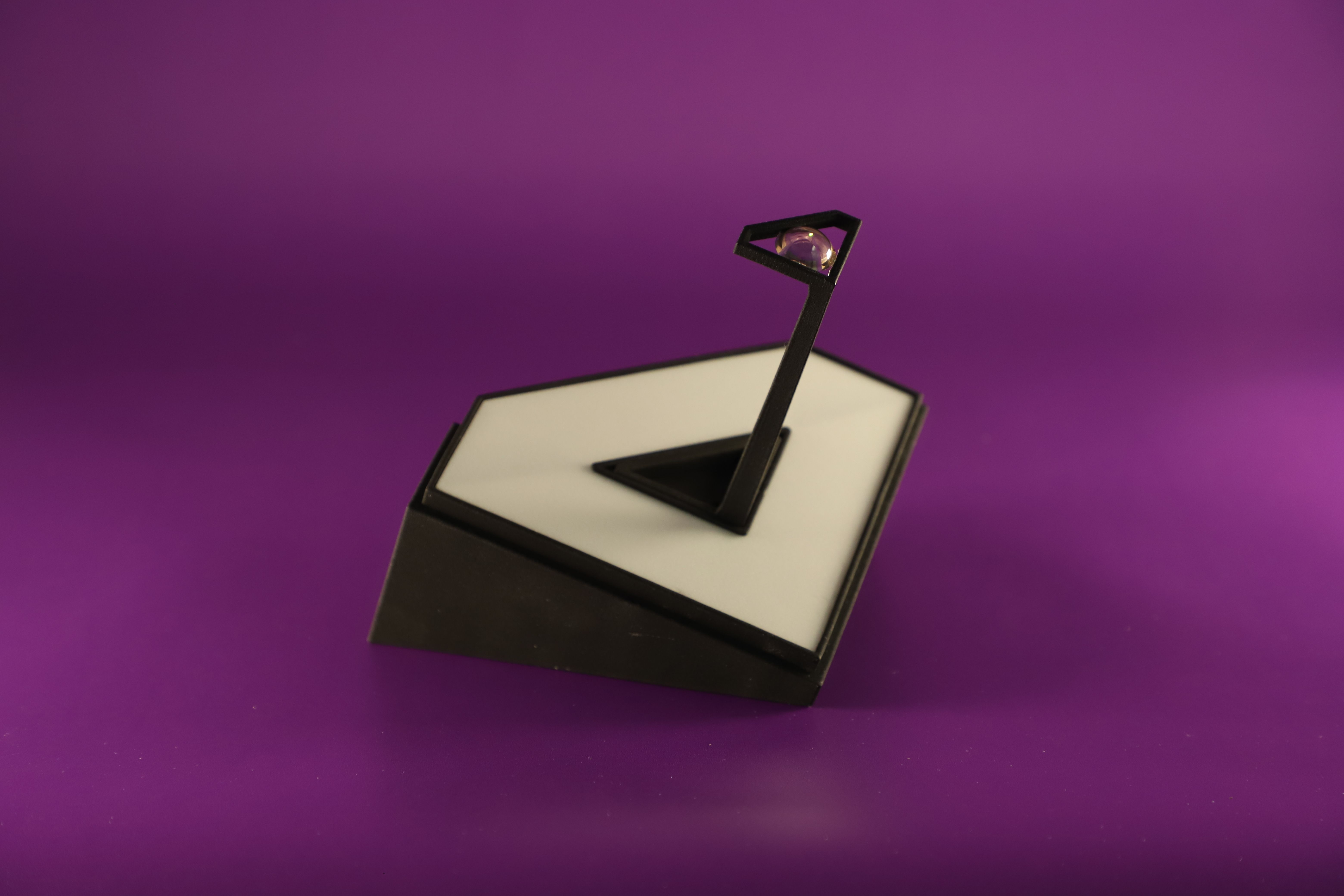 Lens with a Single-Pixel Display.JPG