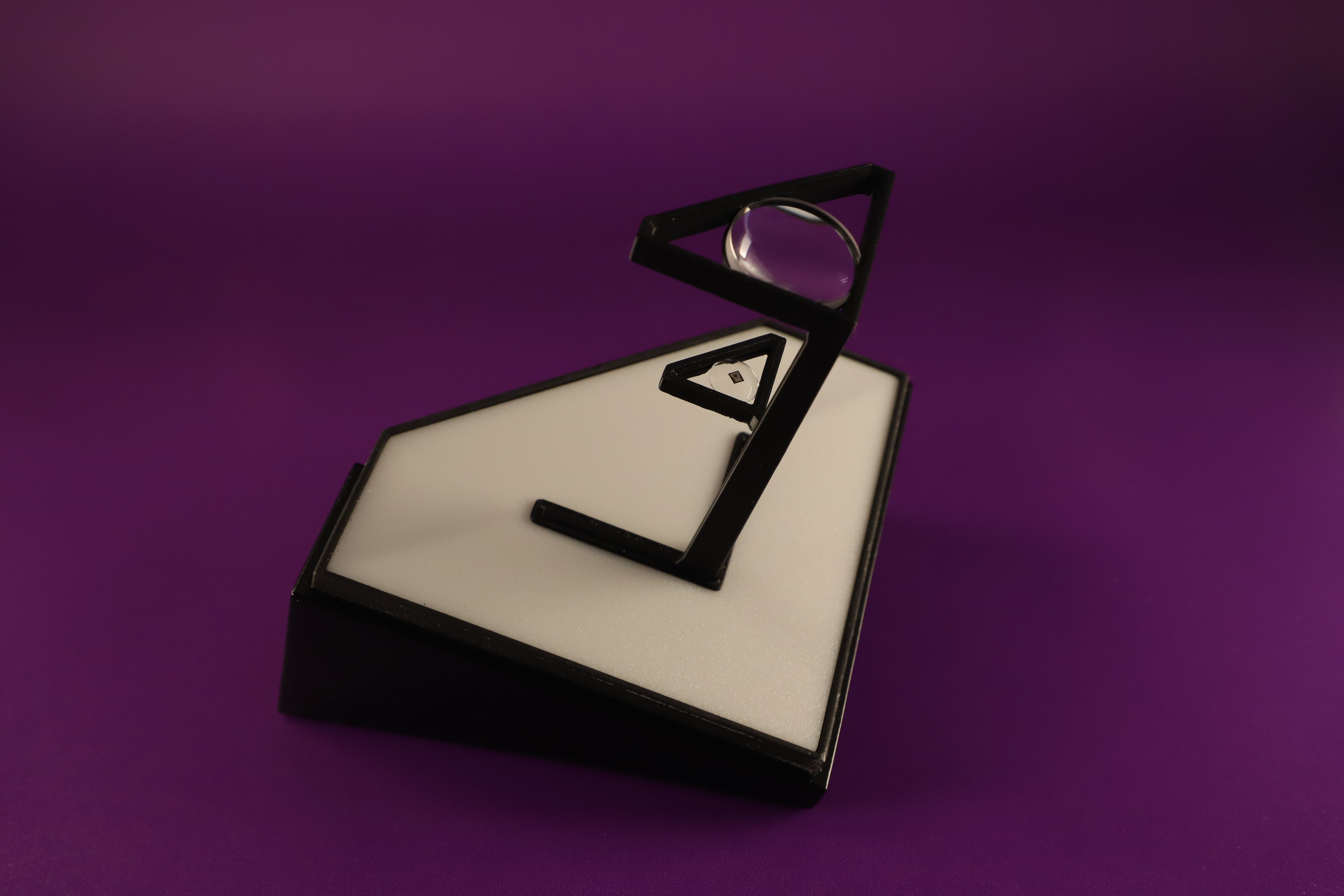 Lens with Unique Optical Pattern.JPG