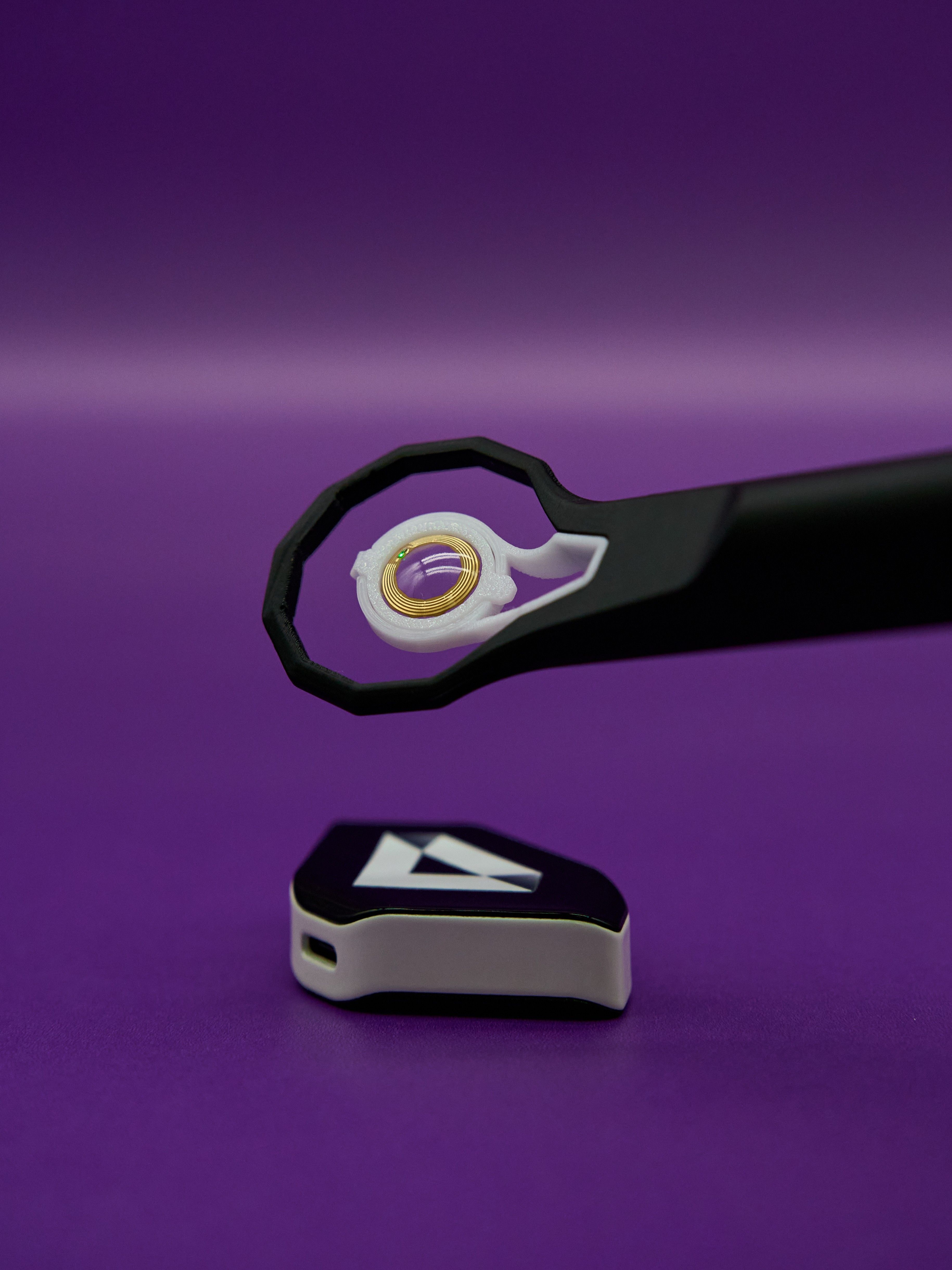 Smart Contact Lens with Integrated Microbattery